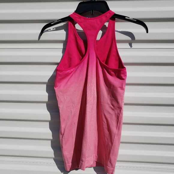 Climawear seamless ombre tank with built in bra - Picture 4 of 5